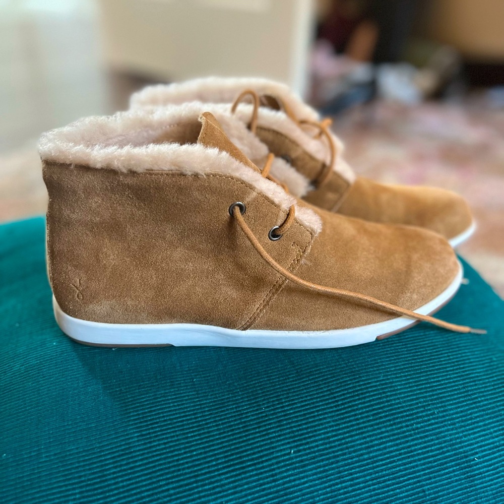 EMU Australia shearling lace up booties